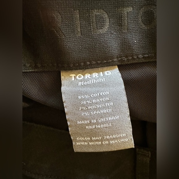 Torrid Bombshells Curvy jeans Distressed Skinny woman’s plus 24 R High Rise - Picture 9 of 11